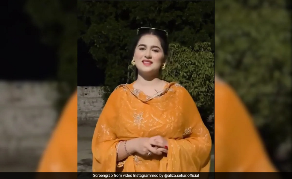 Tiktok Famous Girl in Pakistan